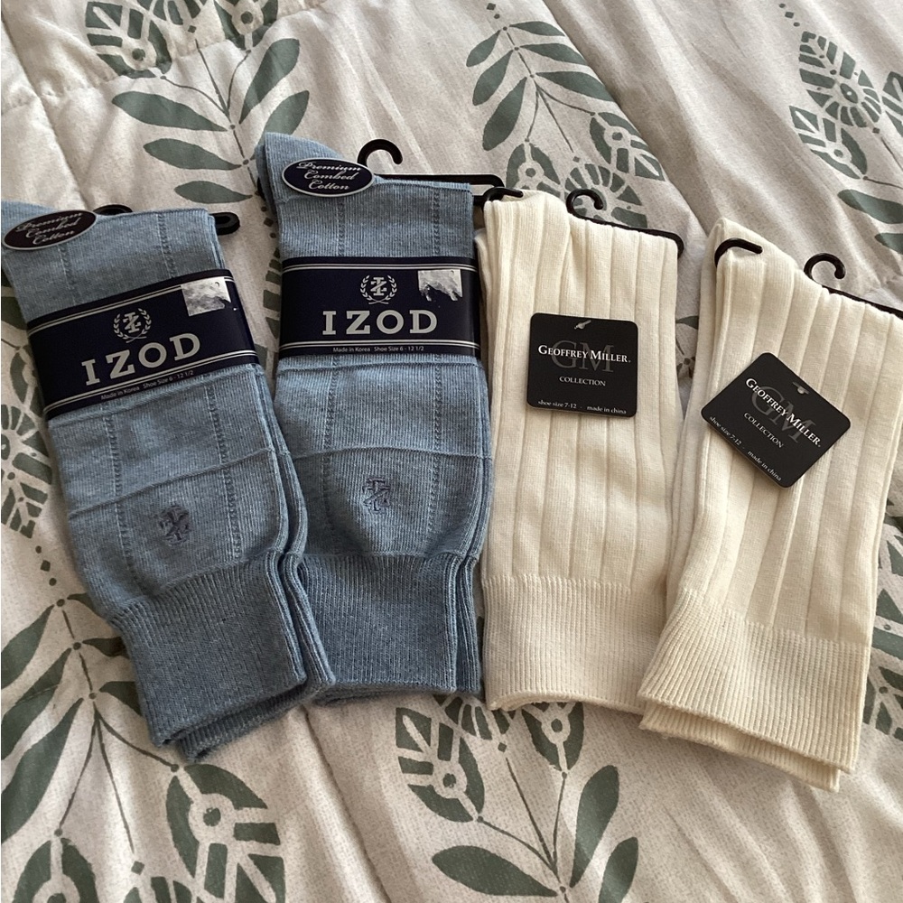 Bundle of 4 pair new with tags men’s dress socks, Izod and Geoffrey Miller.